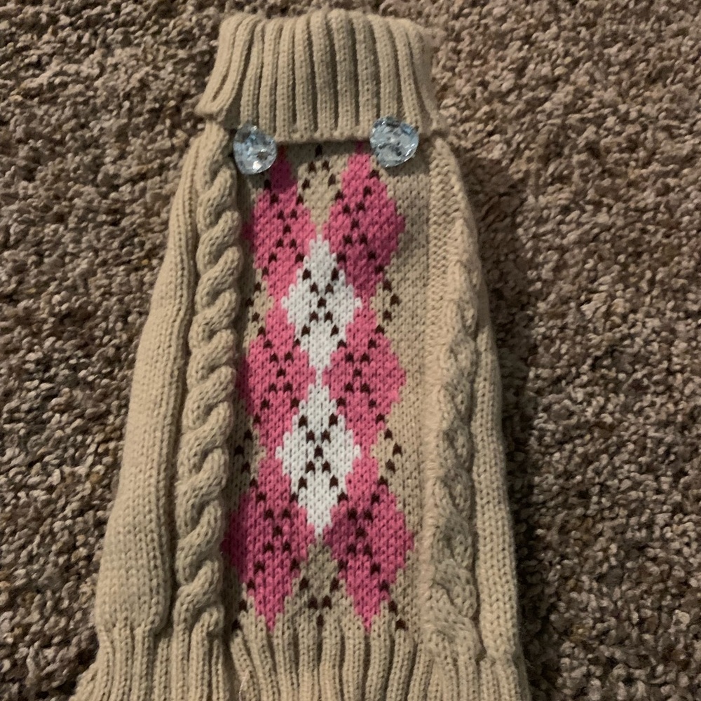 NWOT tan cable knit dog sweater
